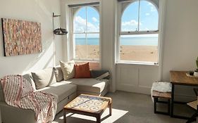 Spacious 2Bd Flat With Stunning Views Folkestone